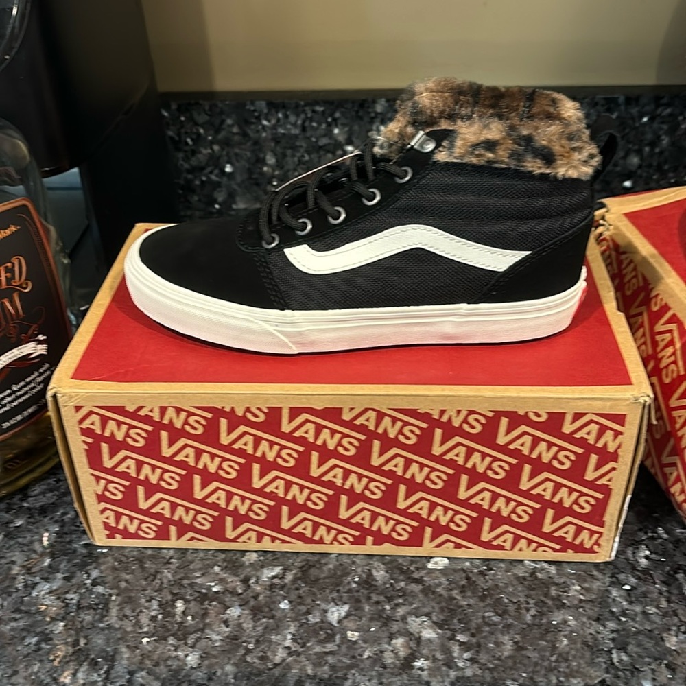 Vans ward hi mte size 8 new with tags and box